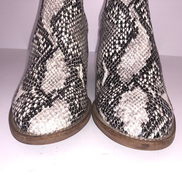 NWOT Blondo Neda Ankle Boots Snake Skin Print Leather Waterproof Booties Size 7 - Picture 3 of 12